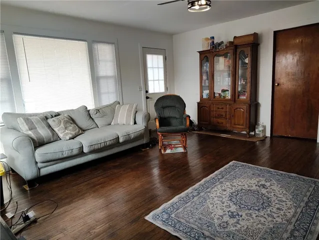 $130,000 | 114-116 West Pine Street, Waverly, MO 64096