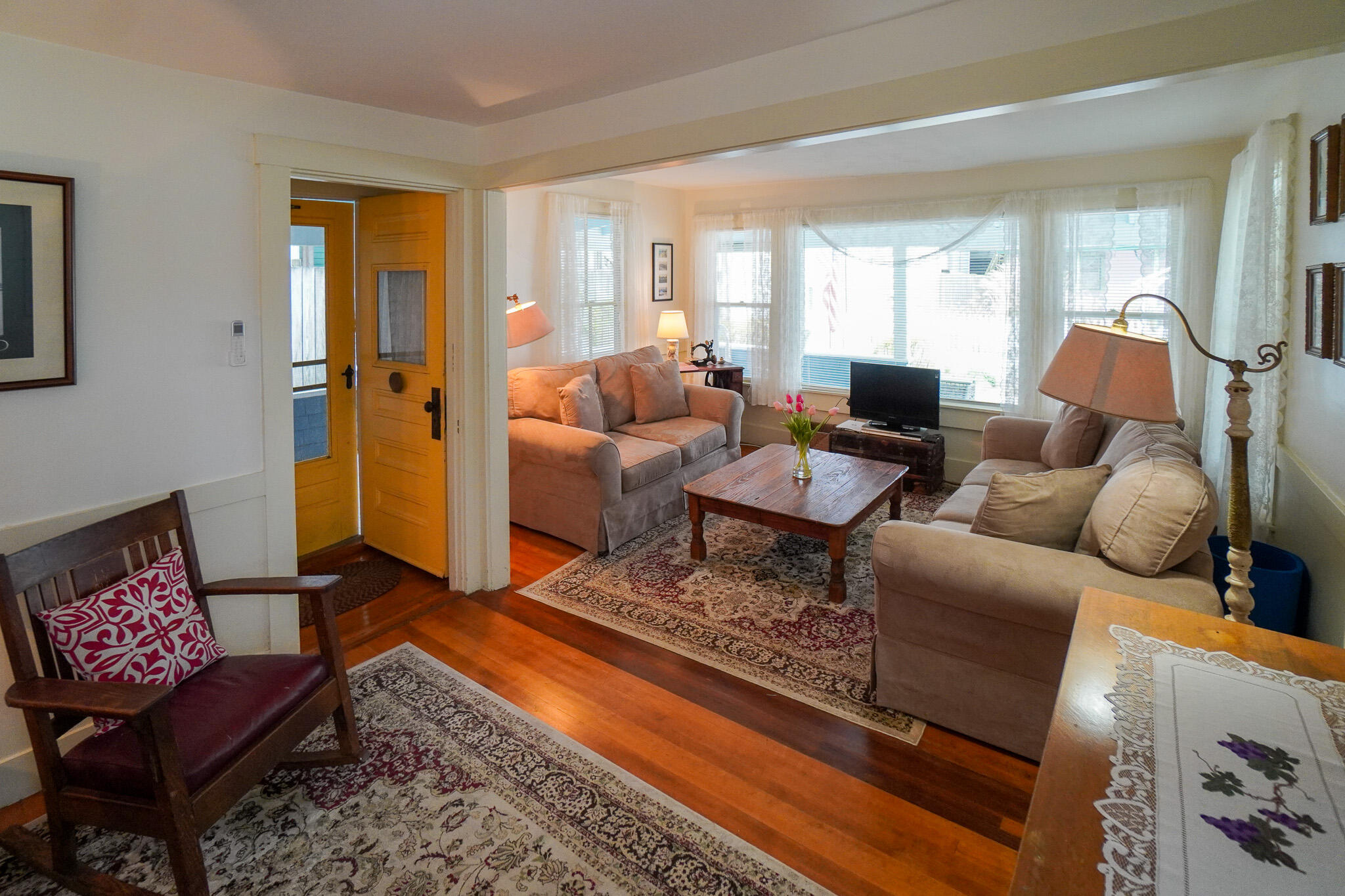 5 Tabernacle Avenue Oak Bluffs, MA 02557 - Photo 12 of 37 a living room with furniture