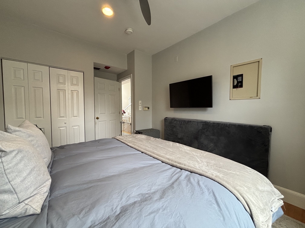 241 Beacon Street, Unit 5 Boston, MA 02116 - Photo 17 of 27