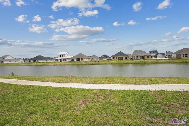 $2,800 | 3051 Canewood Lane, Baton Rouge, LA 70810