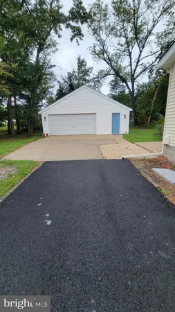 $2,350 | 410 Spruce Street, Milton, DE 19968