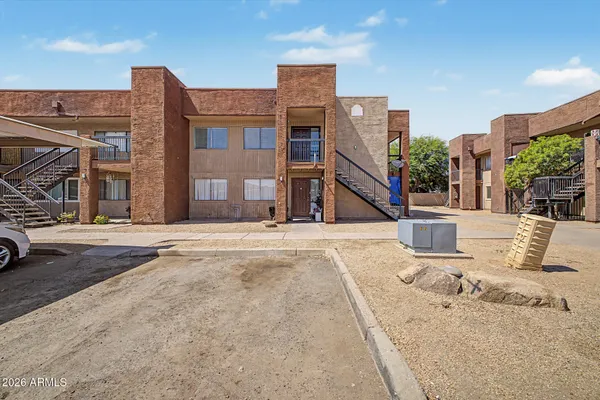$139,900 | 3810 North Maryvale Parkway, Unit 2016, Phoenix, AZ 85031