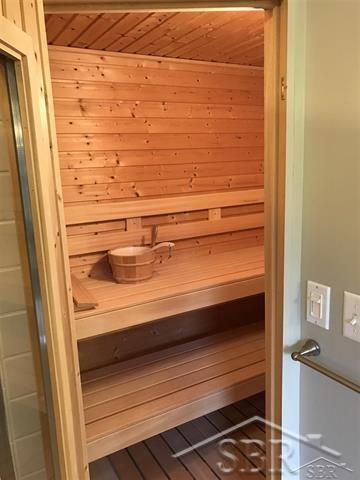 7321 Maple Road Frankenmuth, MI 48734 - Photo 19 of 23 31316403-18.JPG