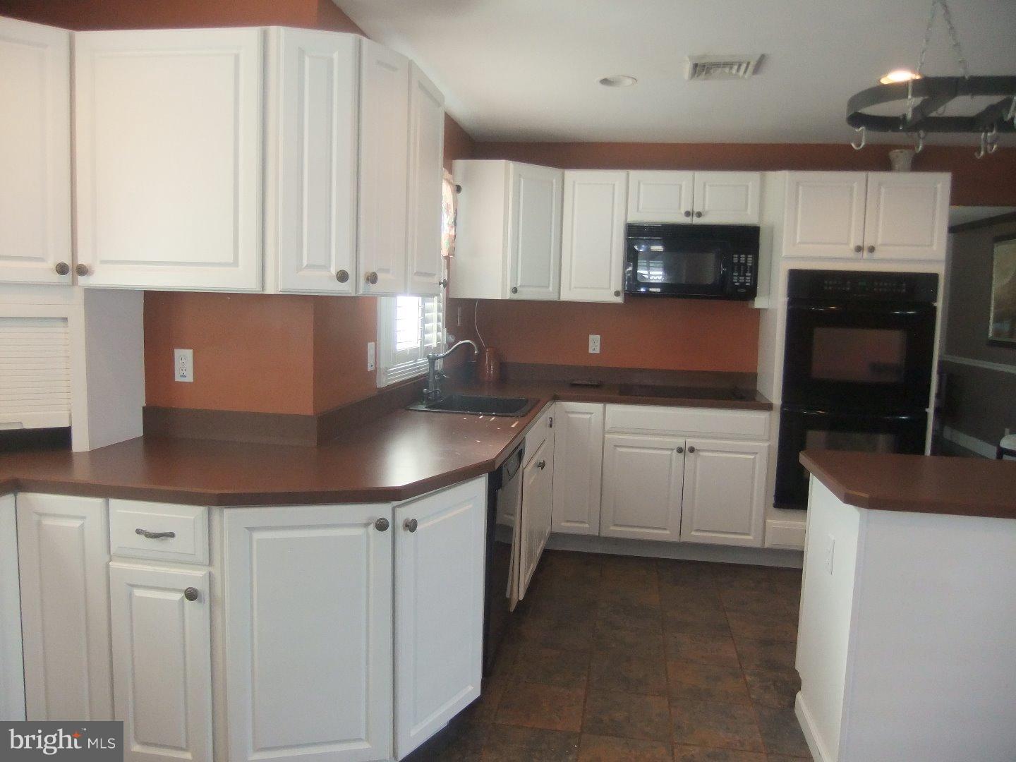 251 Yorkshire Road Fairless Hills, PA 19030 - Photo 5 of 25 Gallery Image 5