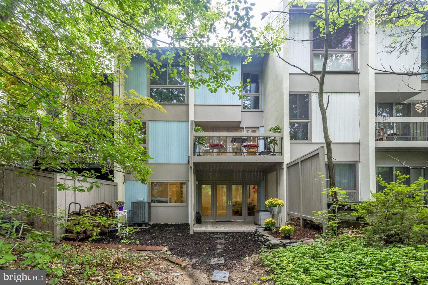 11702 Newbridge Court Reston, VA 20191 - Photo 1 of 6