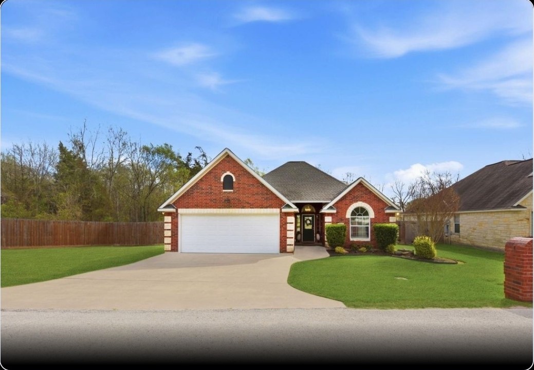 232 North Dixie Street Brenham, TX 77833 - Photo 3 of 43