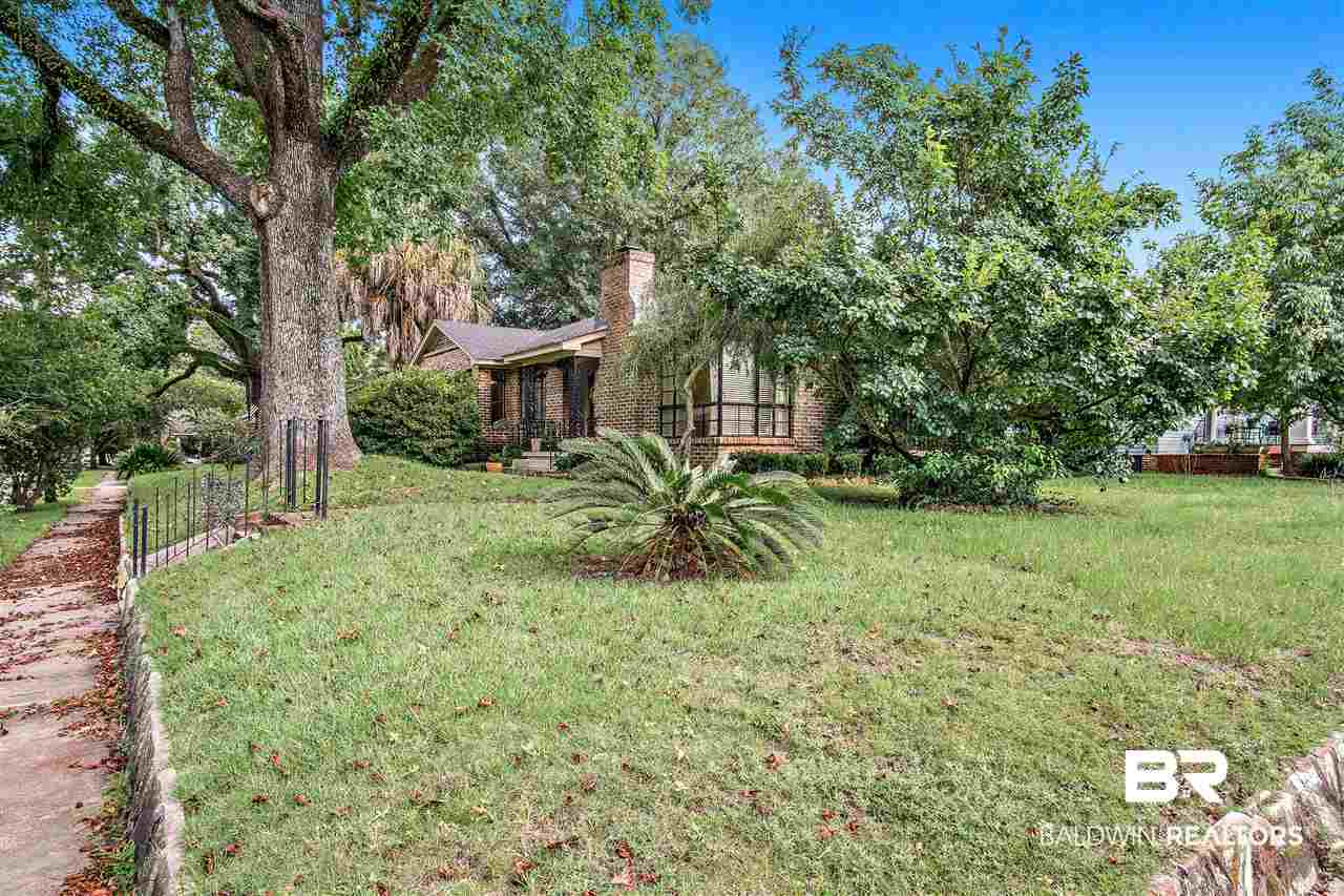 1159 Selma Street Mobile, AL 36604 - Photo 2 of 24