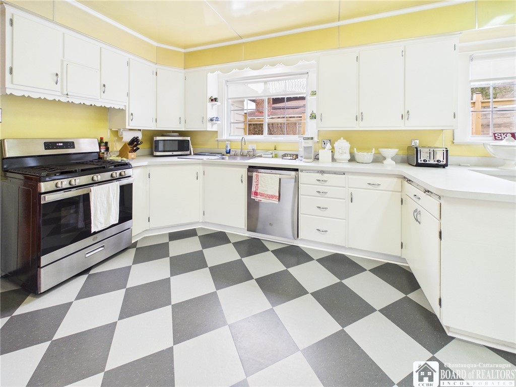 422 York Street Olean, NY 14760 - Photo 7 of 47