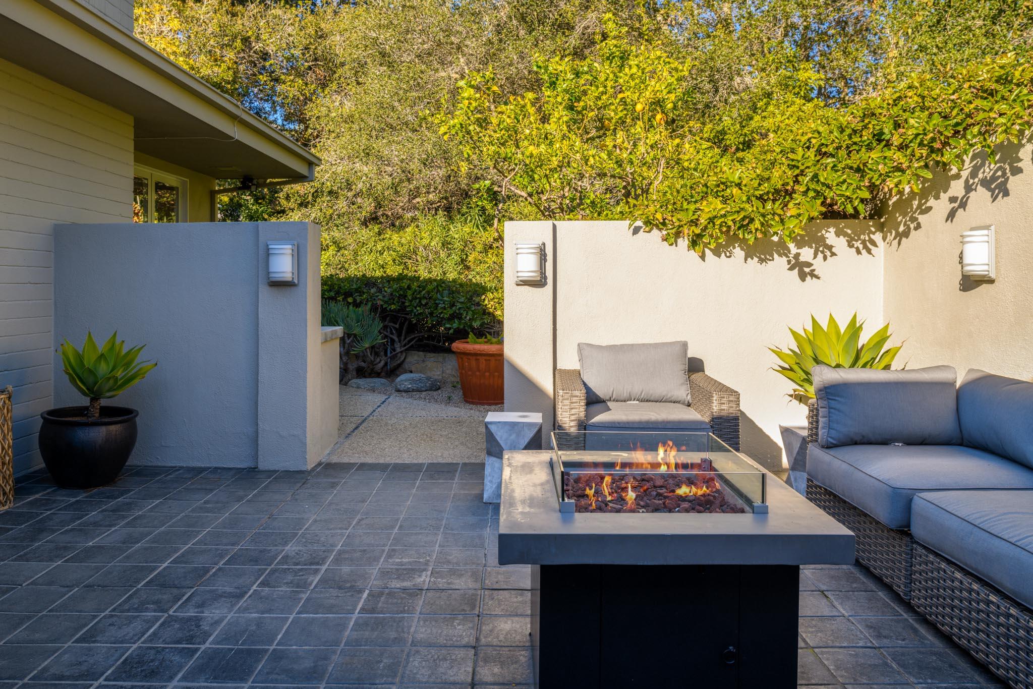 1524 East Valley Road Montecito, CA 93108 - Photo 13 of 20 Patio off living room