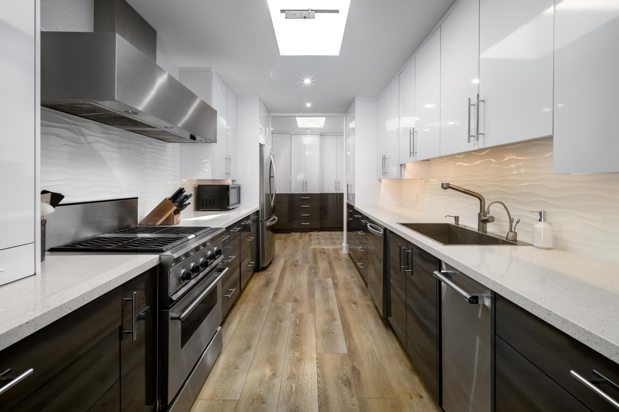 1524 East Valley Road Montecito, CA 93108 - Photo 6 of 20 Kitchen