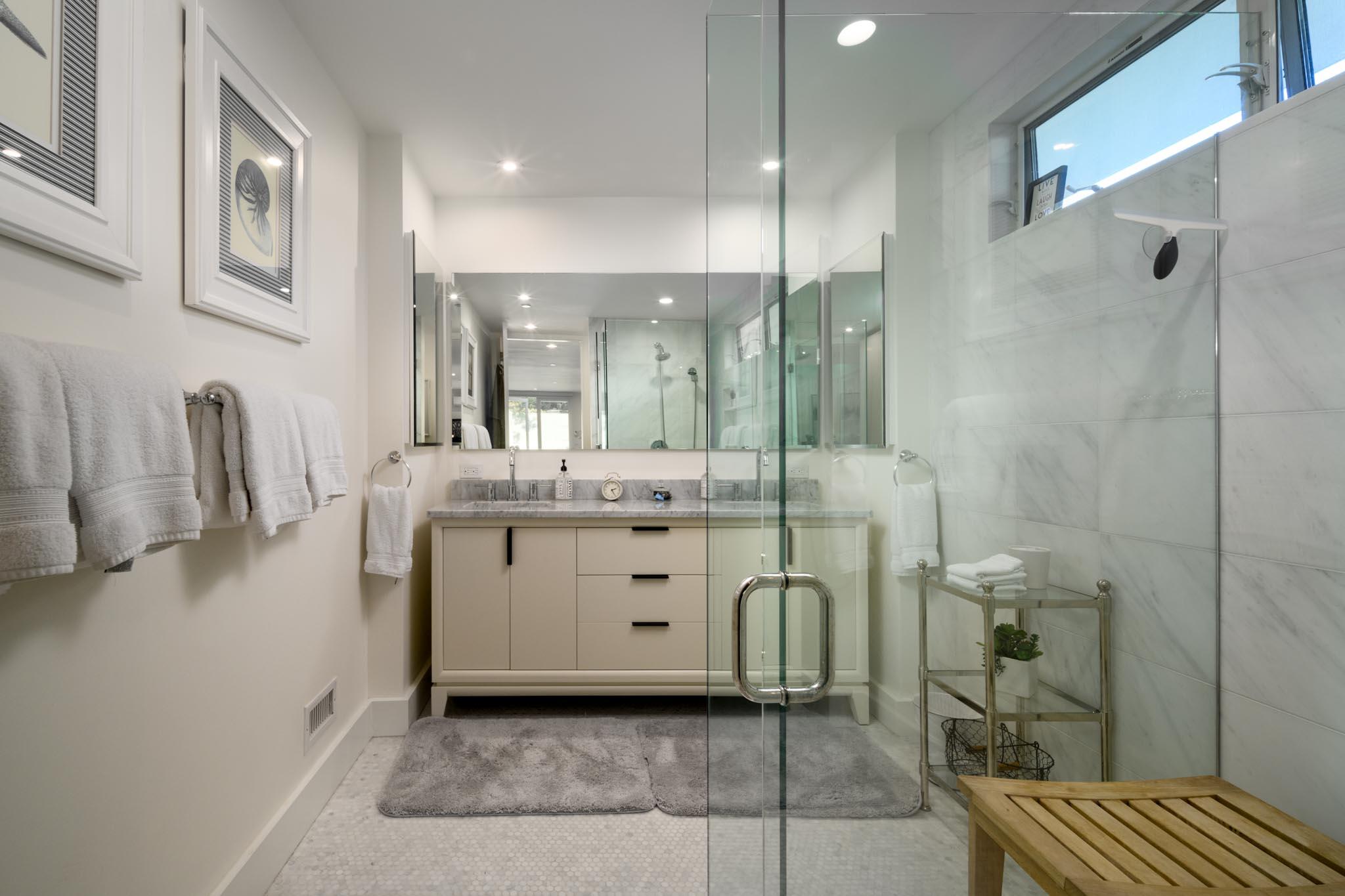 1524 East Valley Road Montecito, CA 93108 - Photo 9 of 20 Primary Bathroom