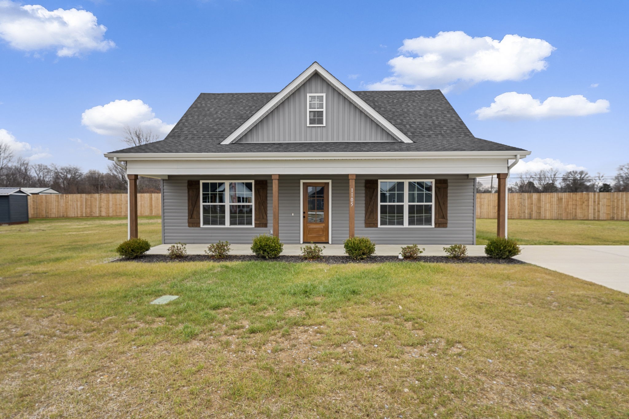 1105 Brook Court Franklin, KY 42134 - Photo 1 of 27 a front view of a house with a yard