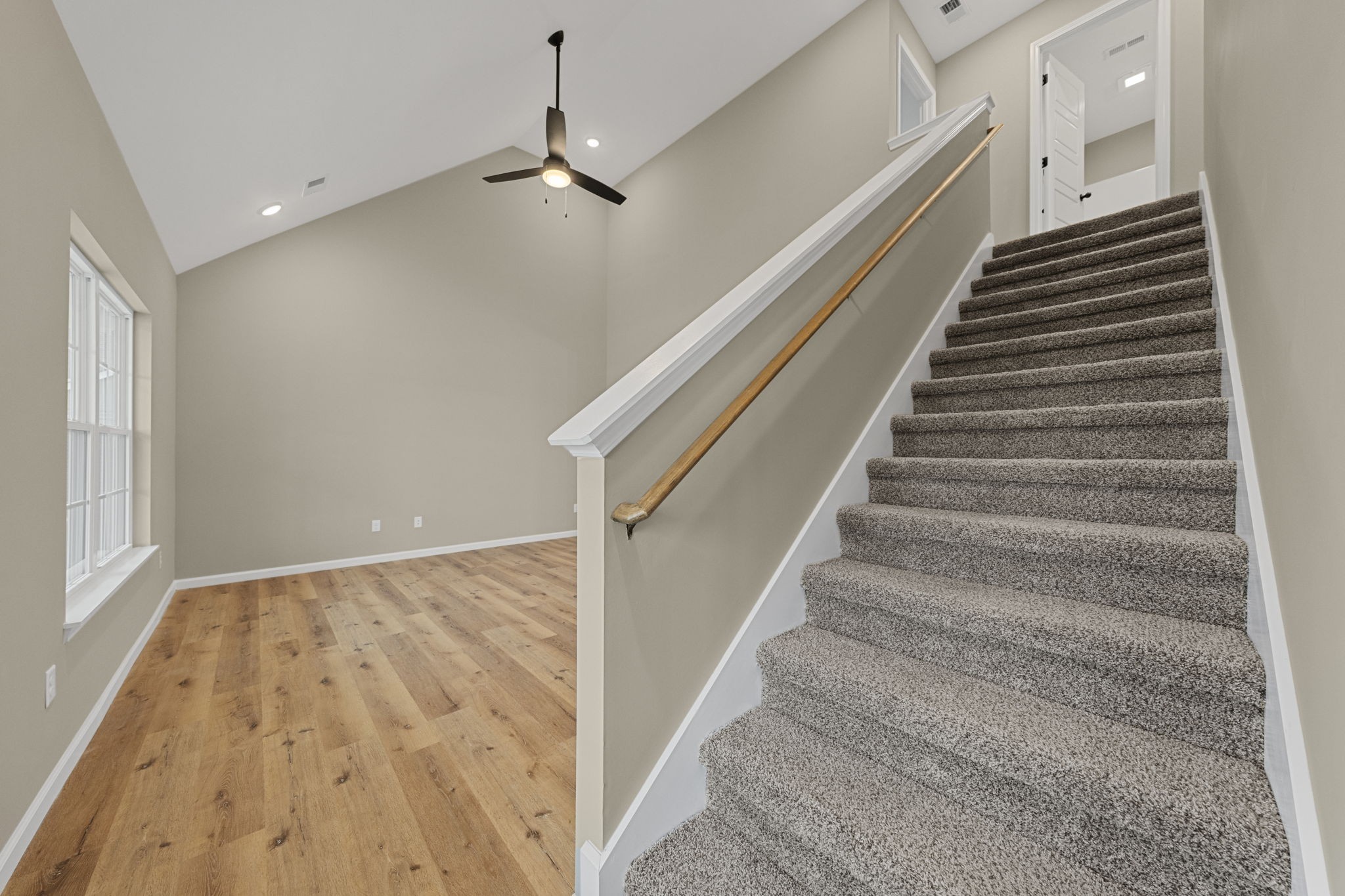 1105 Brook Court Franklin, KY 42134 - Photo 17 of 27 a view of entryway