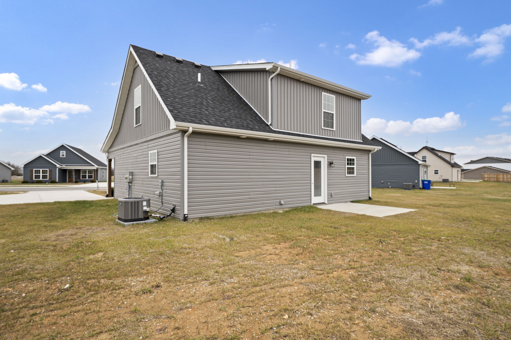 1105 Brook Court Franklin, KY 42134 - Photo 24 of 27 a house with yard in front of it