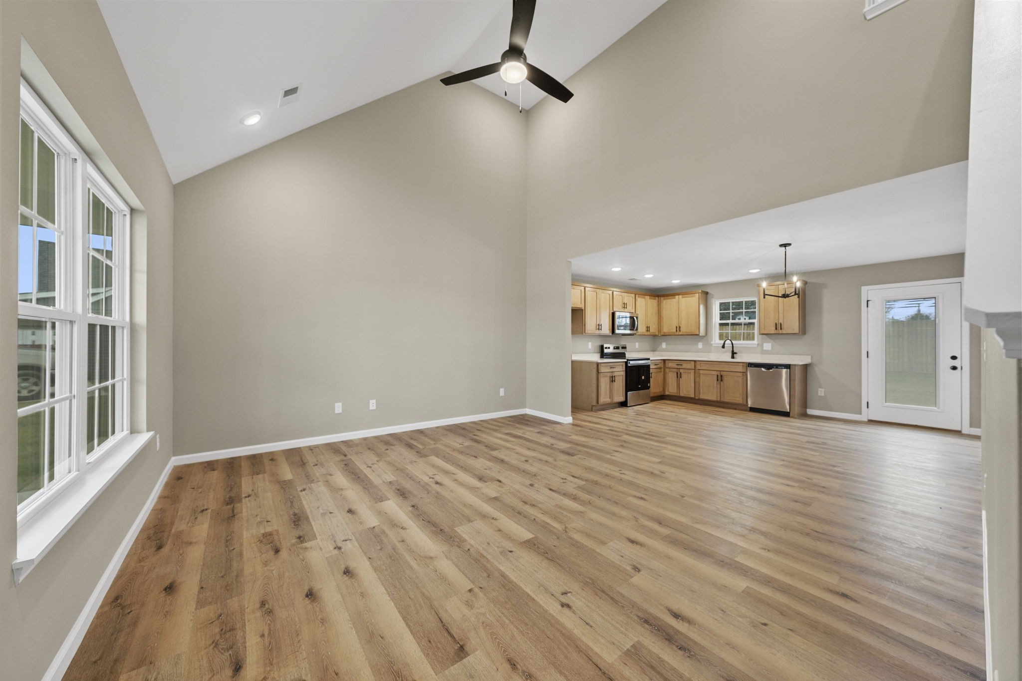 1105 Brook Court Franklin, KY 42134 - Photo 4 of 27 wooden floor in an empty room with a window