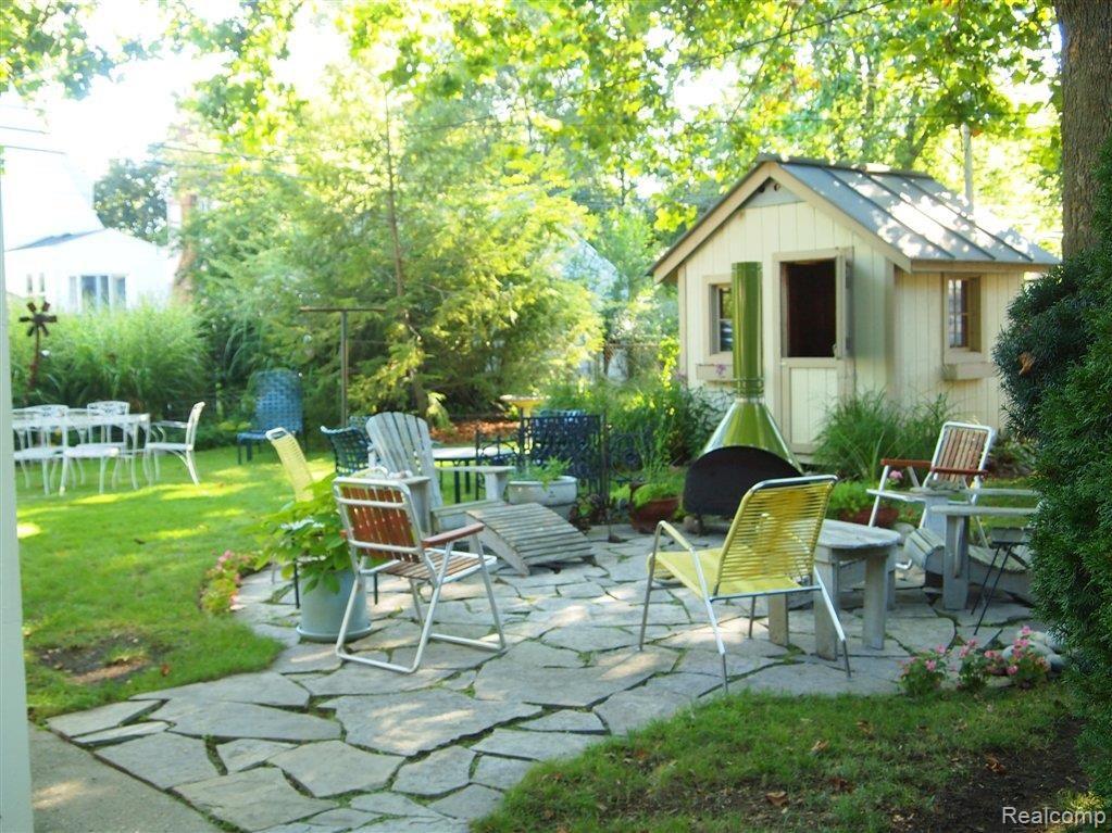 2139 Columbia Road Berkley, MI 48072 - Photo 12 of 15 Backyard
