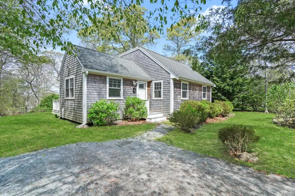 $1,193,000 | 50 Lantern Lane, Vineyard Haven, MA 02568