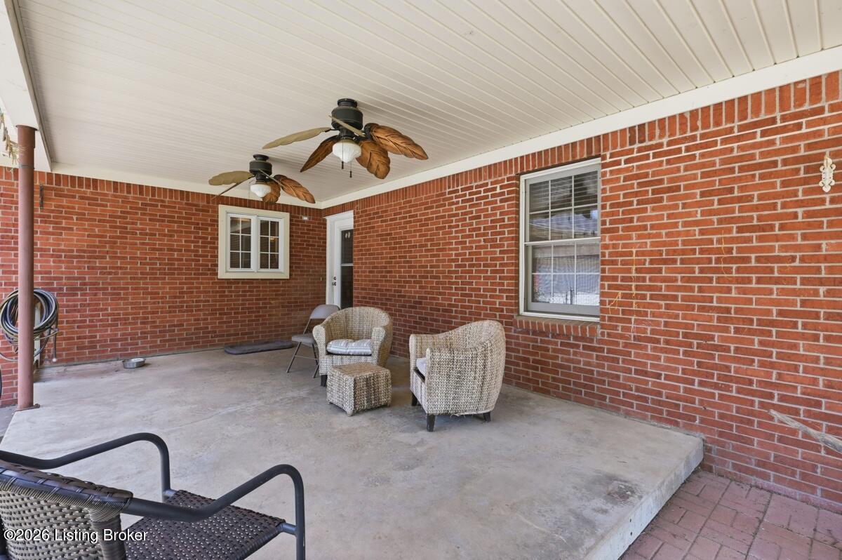 1103 Foxfire Road Bardstown, KY 40004 - Photo 6 of 27 1103 foxfire rd - 074