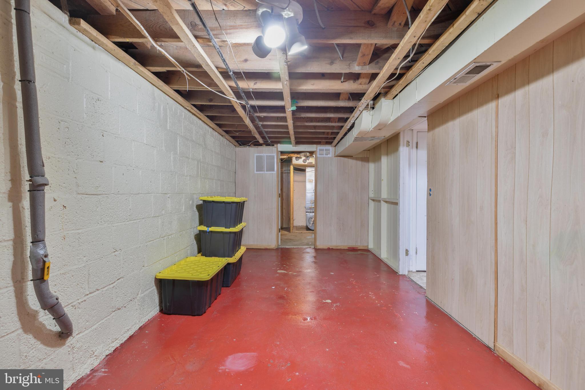 210 Northmoor Drive Silver Spring, MD 20901 - Photo 33 of 43 a view of an empty room with a window