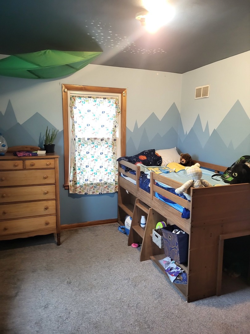 914 Cooper Street Dixon, IL 61021 - Photo 6 of 10 a room with storage and utility