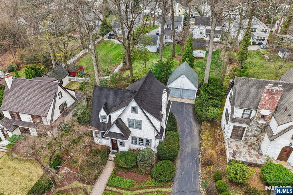 476 Alpine Terrace Ridgewood, NJ 07450 - Photo 2 of 23