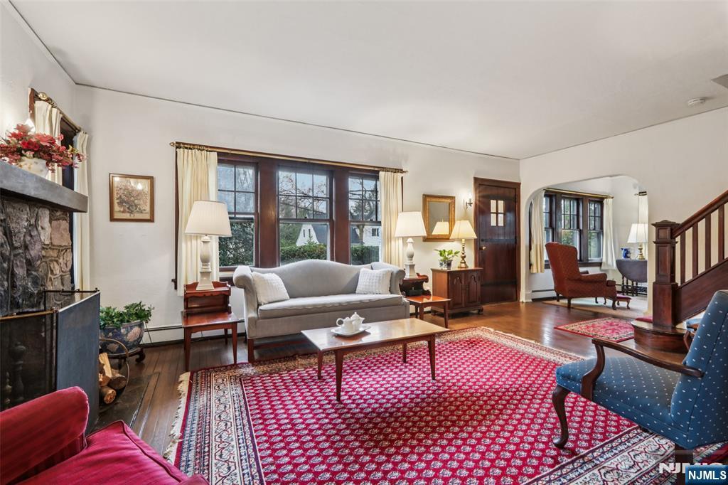 476 Alpine Terrace Ridgewood, NJ 07450 - Photo 4 of 23