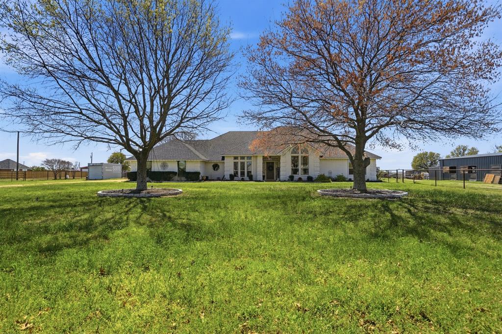 333 Meadow Crest Road Fort Worth, TX 76108 - Photo 1 of 32