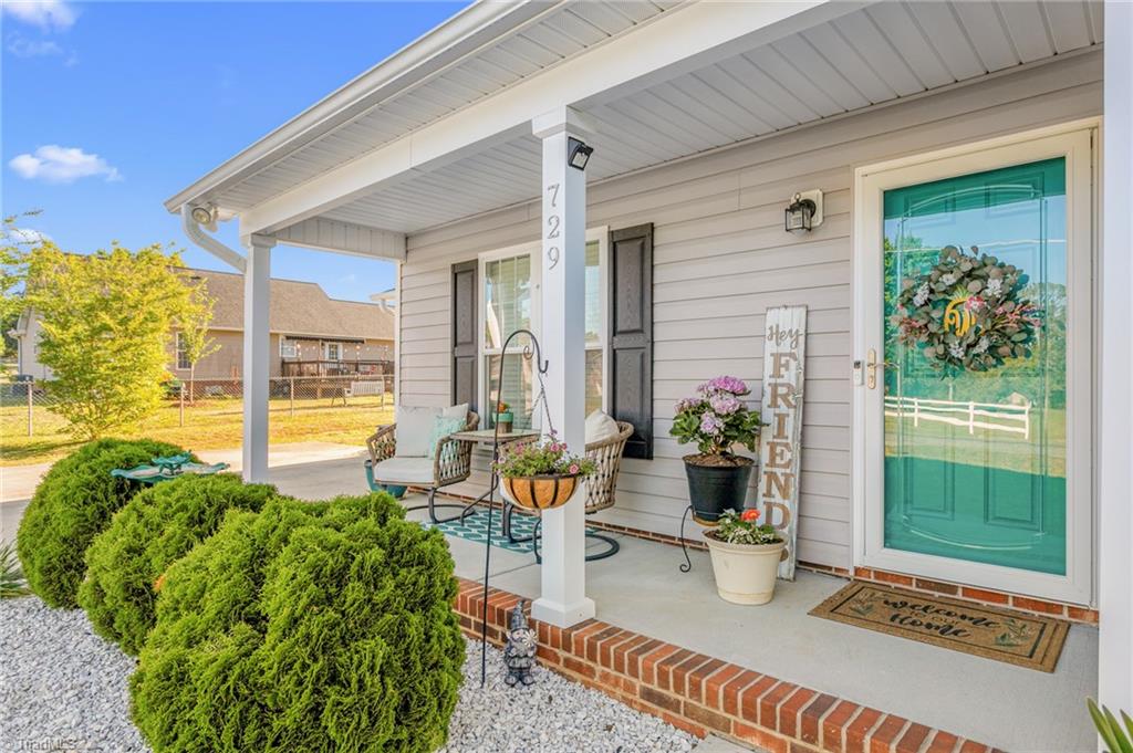 729 Bailey Road Winston-Salem, NC 27107 - Photo 3 of 22