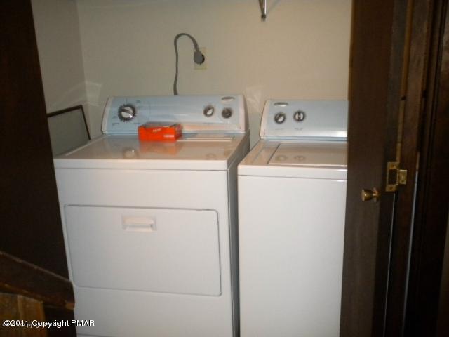 Unit # 123 Unit Tannersville, PA 18372 - Photo 12 of 17 Laundry