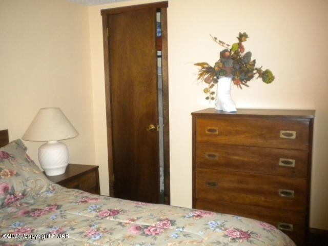 Unit # 123 Unit Tannersville, PA 18372 - Photo 14 of 17 V2