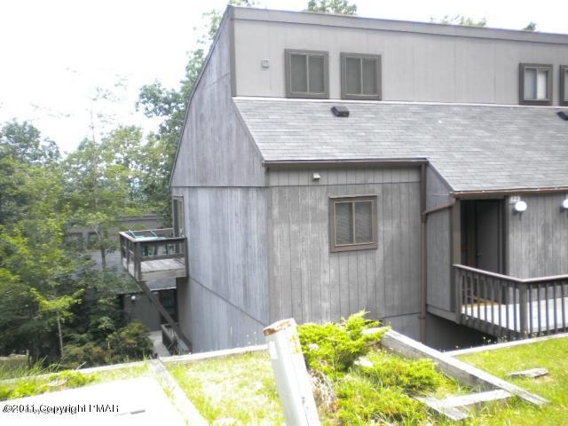 Unit # 123 Unit Tannersville, PA 18372 - Photo 2 of 17 Side view