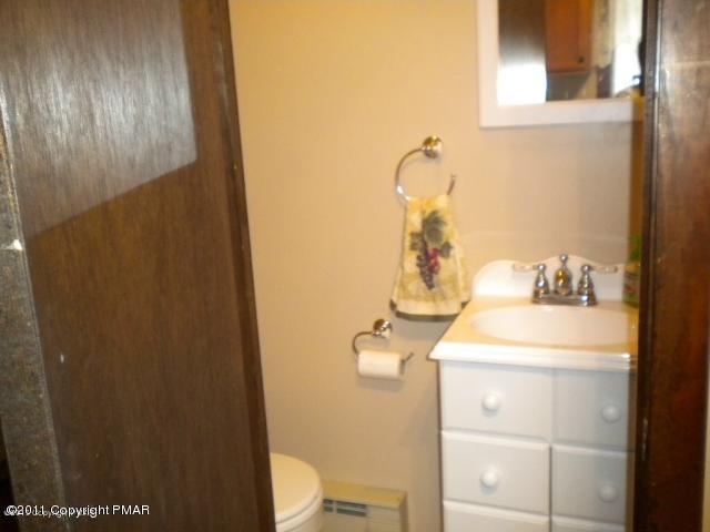 Unit # 123 Unit Tannersville, PA 18372 - Photo 5 of 17 1/2 bath off kitchen