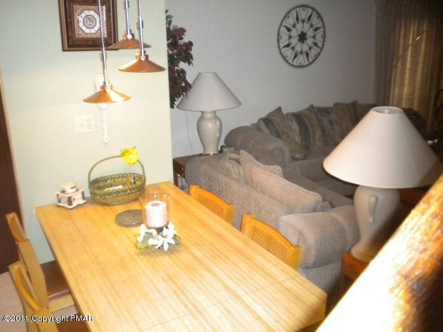 Unit # 123 Unit Tannersville, PA 18372 - Photo 6 of 17 Kitchen