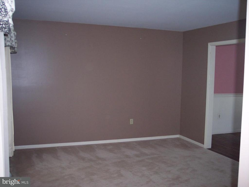 952 Spring Road Elizabethtown, PA 17022 - Photo 4 of 12