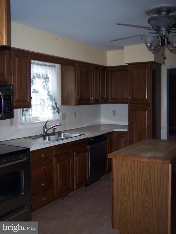 952 Spring Road Elizabethtown, PA 17022 - Photo 6 of 12