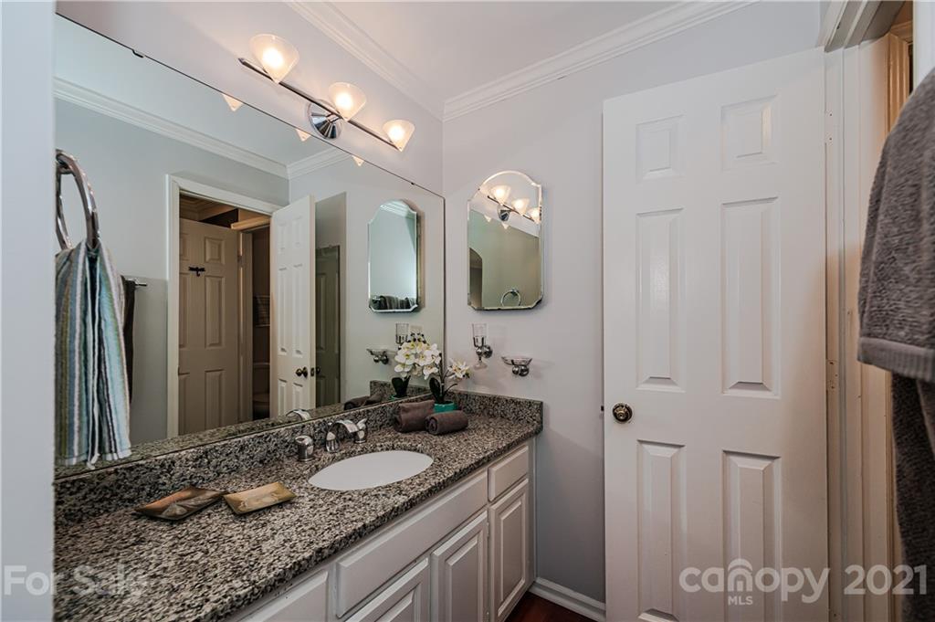232 Queens Road, Unit 47 Charlotte, NC 28204 - Photo 15 of 19 Gallery Image 15