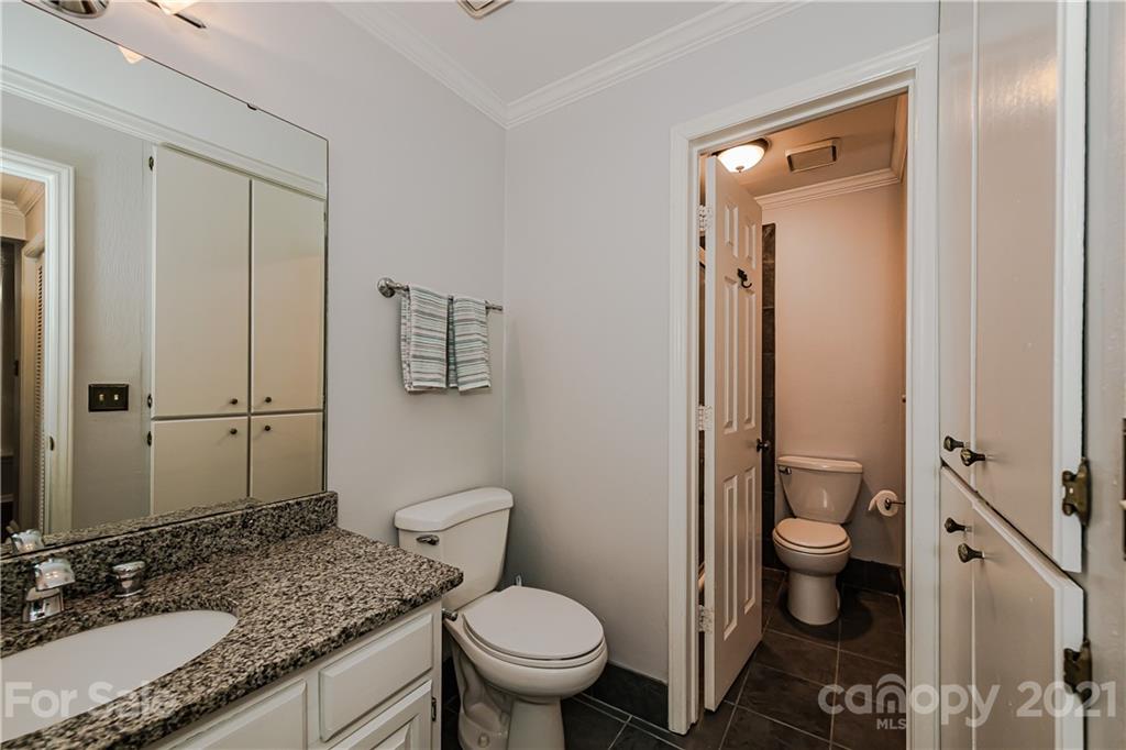 232 Queens Road, Unit 47 Charlotte, NC 28204 - Photo 16 of 19 Gallery Image 16