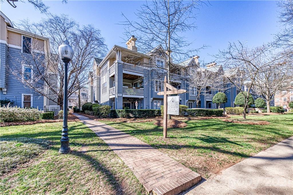 232 Queens Road, Unit 47 Charlotte, NC 28204 - Photo 3 of 19 Gallery Image 3