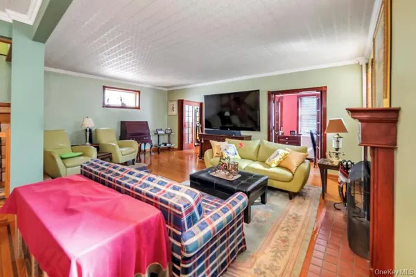 $1,565,000 | 84-20 Charlecote Ridge | Jamaica Estates