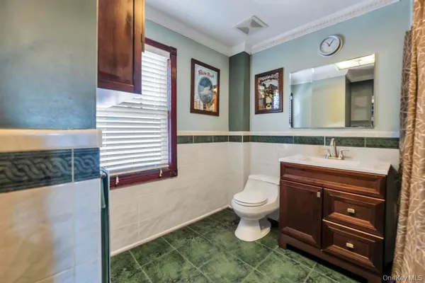 $1,565,000 | 84-20 Charlecote Ridge | Jamaica Estates