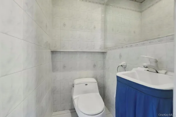 $1,565,000 | 84-20 Charlecote Ridge | Jamaica Estates