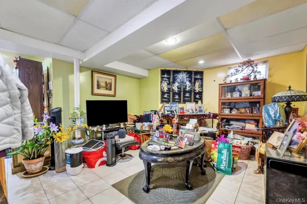 $1,565,000 | 84-20 Charlecote Ridge | Jamaica Estates