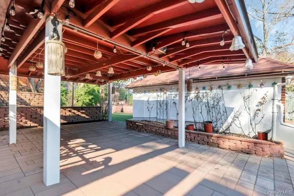 $1,565,000 | 84-20 Charlecote Ridge | Jamaica Estates