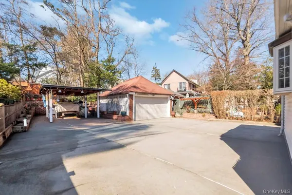 $1,565,000 | 84-20 Charlecote Ridge | Jamaica Estates