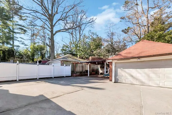 $1,565,000 | 84-20 Charlecote Ridge | Jamaica Estates