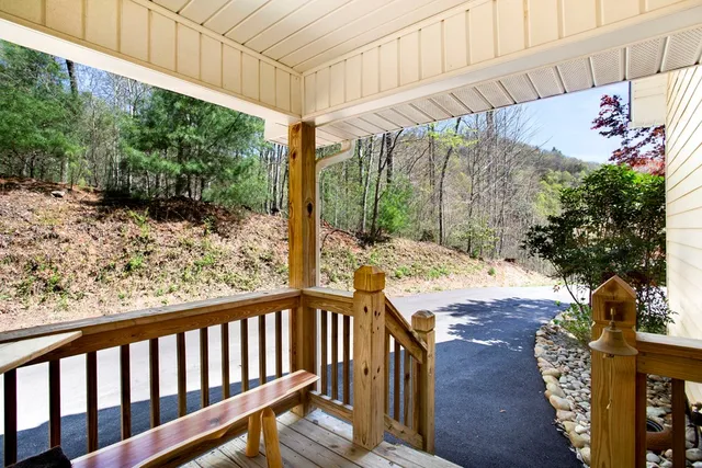 $522,500 | 105 Sharons Valley, Hayesville, NC 28904