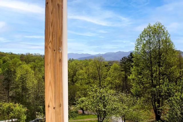 $522,500 | 105 Sharons Valley, Hayesville, NC 28904