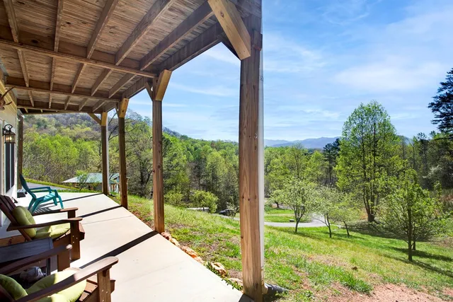 $522,500 | 105 Sharons Valley, Hayesville, NC 28904