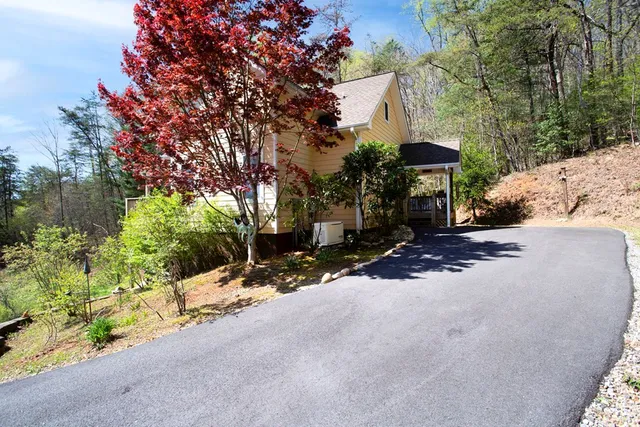 $522,500 | 105 Sharons Valley, Hayesville, NC 28904