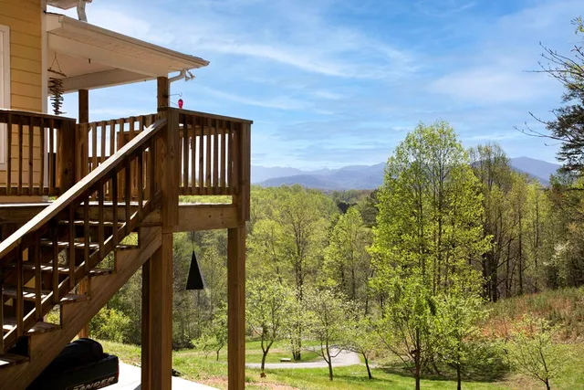 $522,500 | 105 Sharons Valley, Hayesville, NC 28904
